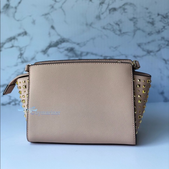 🍀 Michael Kors Selma Studded Meduim Crossbody - Picture 4 of 8